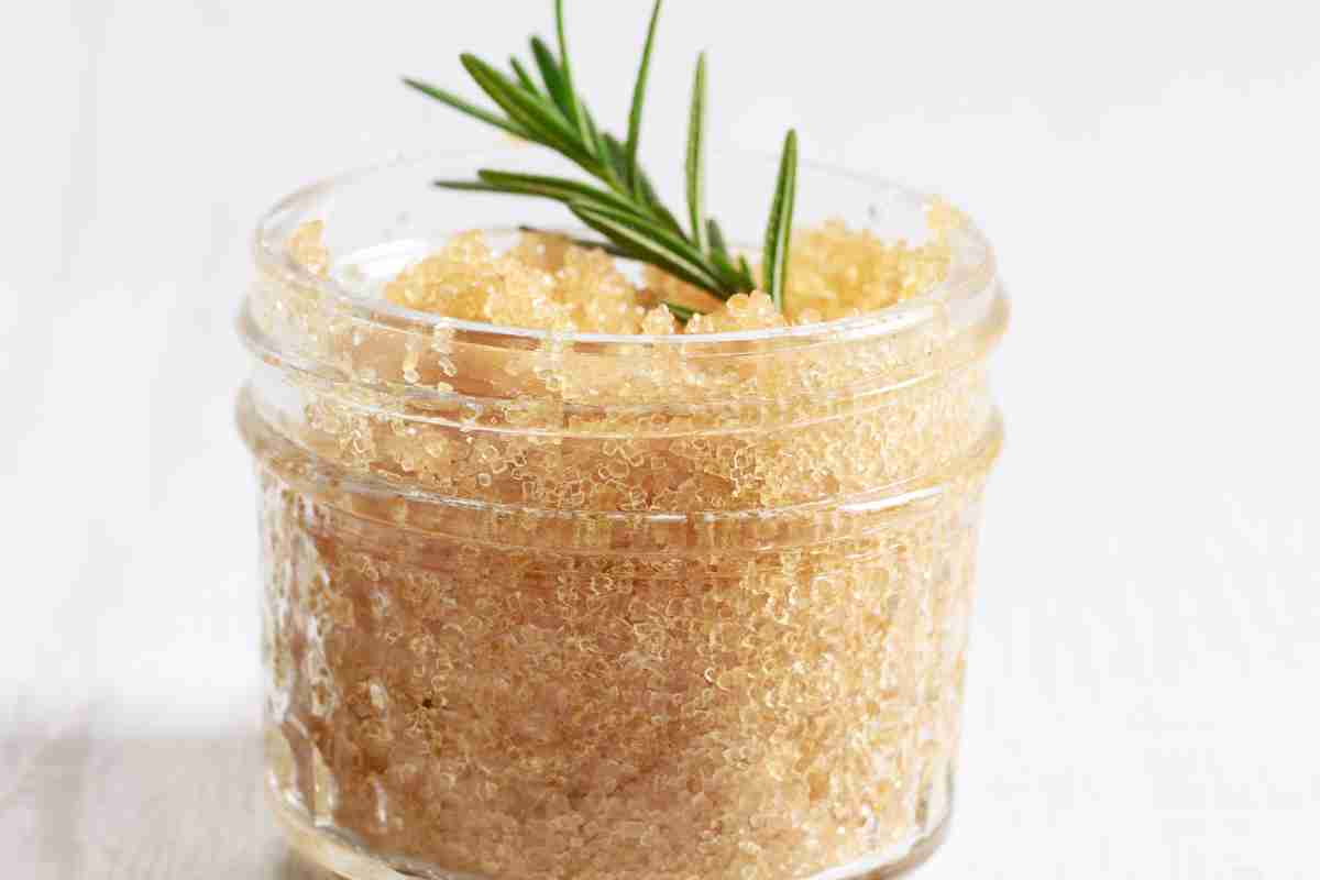 Scrub labbra con zucchero - IcaroJournal