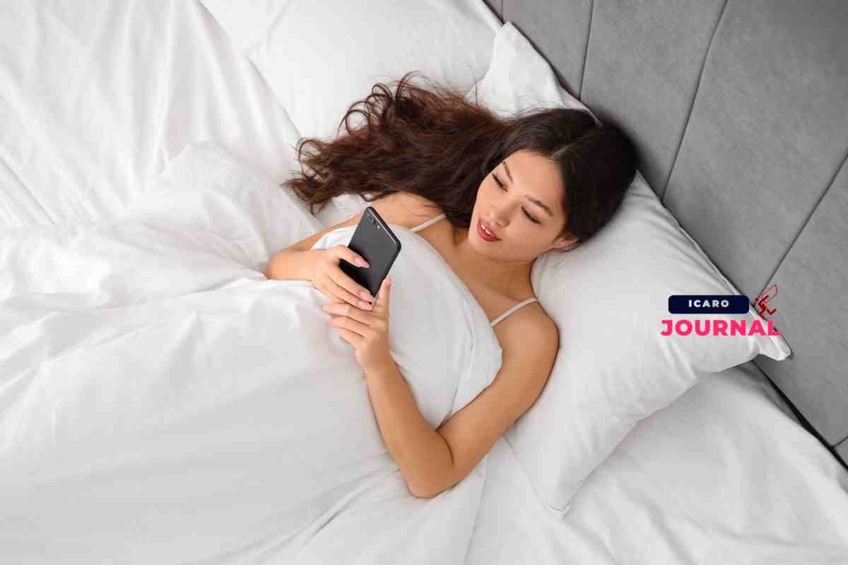 Usare smartphone al mattino - IcaroJournal