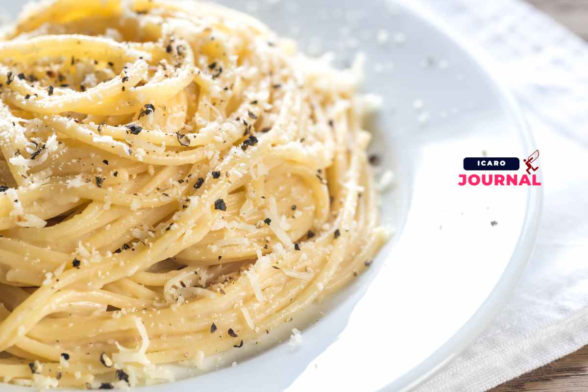 Cacio e pepe come vuole la tradizione - IcaroJournal