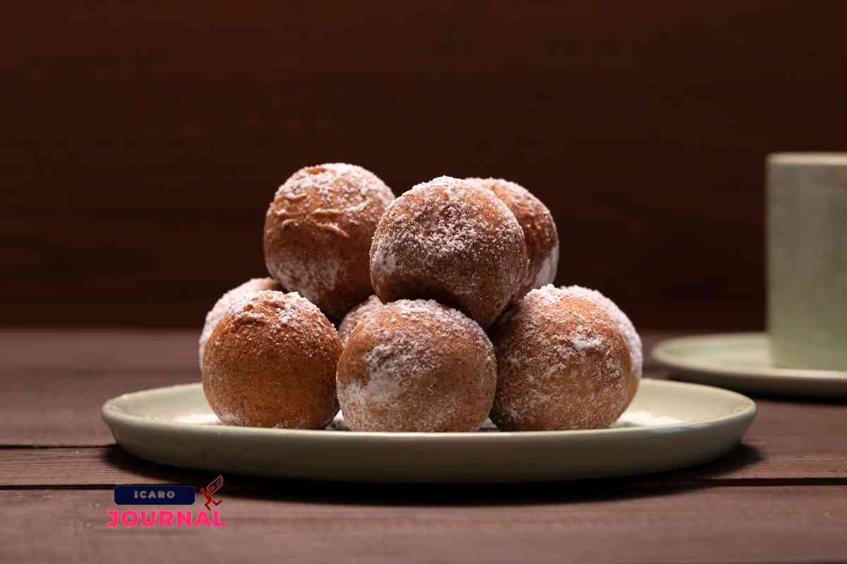 Zeppoline fritte, con questa ricetta le fai in due minuti e le completi con lo zucchero prima di mangiarle