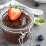 Olio di mandorle dolci nei capelli, vale davvero la pena provarlo, ma usalo così!