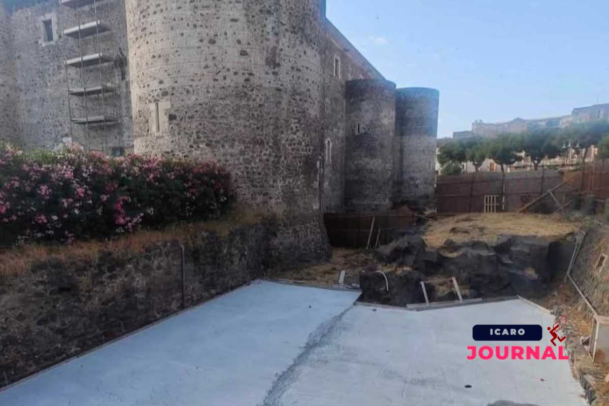 Castello Ursino fossato liberato - IcaroJournal