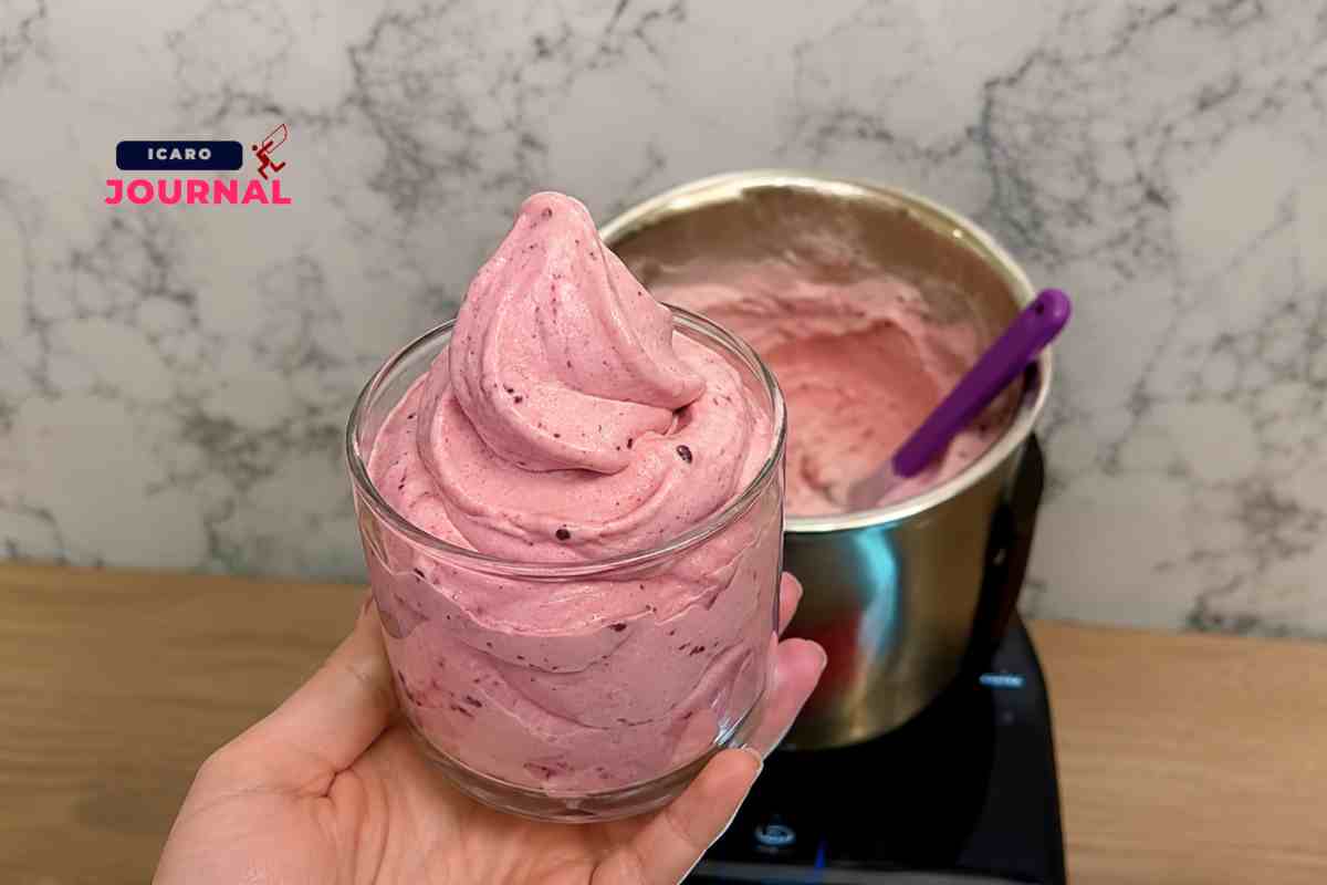 Spumone fragole e mirtilli - IcaroJournal