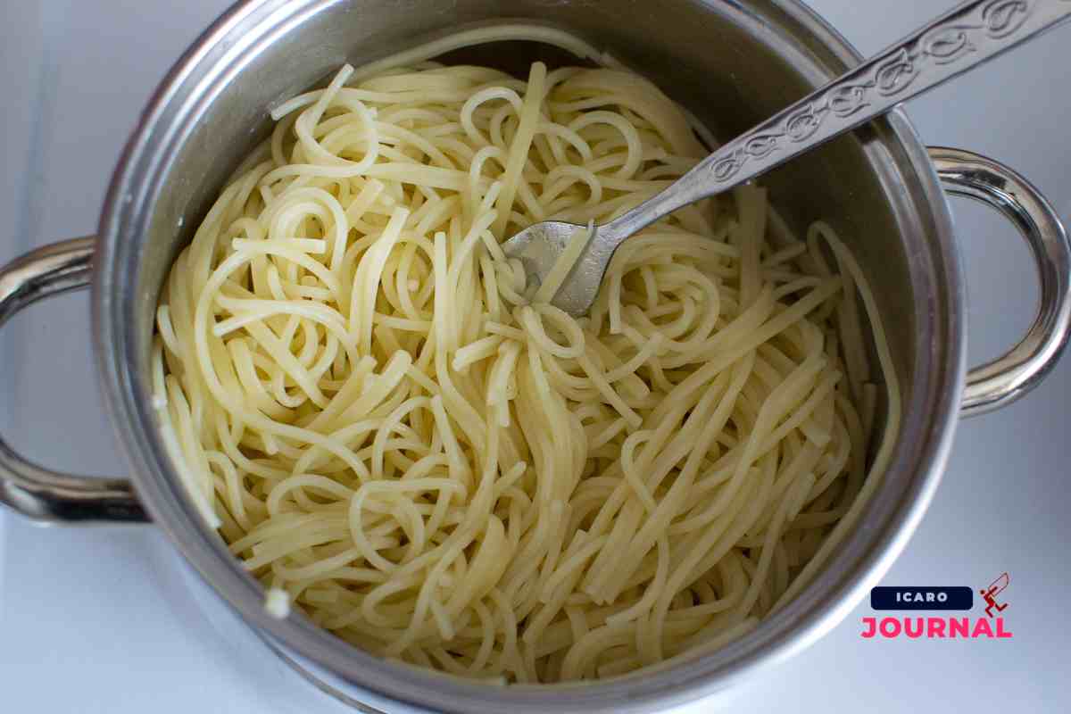 Spaghetti aglio olio e peperoncino - IcaroJournal