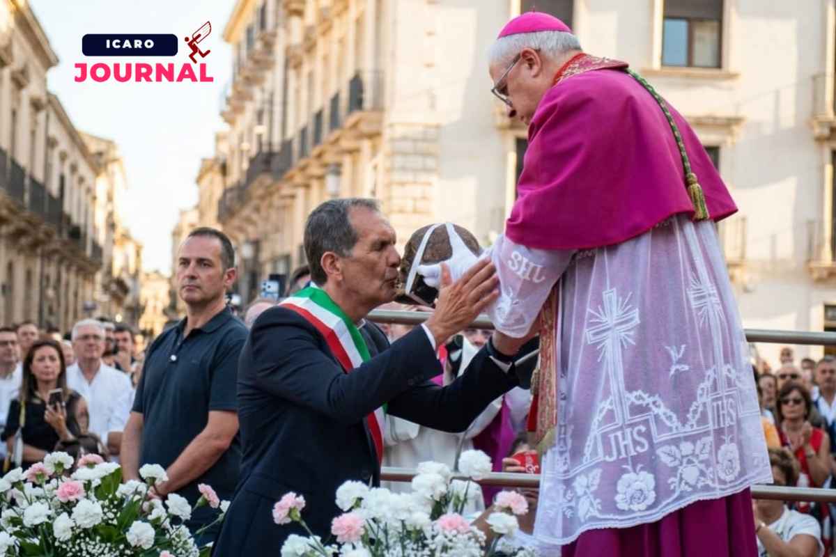 IL CASO: Catania, il "Bacio della Reliquia" - IcaroJournal