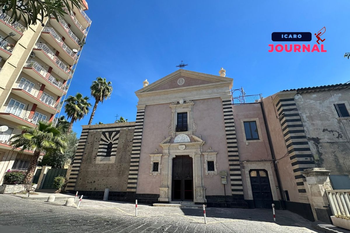 Chiesa Piazza Santa Maria di Gesù - IcaroJournal